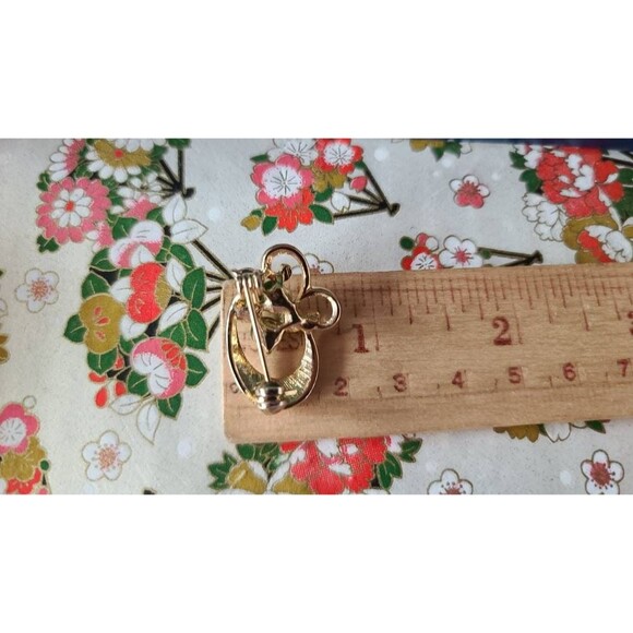 Vintage Green Glass and Gold Tone Metal Brooch - Picture 9 of 10